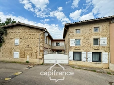 Maison à vendre 9 pièces de 197m² à Châteauneuf-de-Galaure (26)