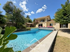 Maison Familiale avec piscine composée de 5 chambres sur ANJOU (38)