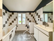 Building for sale in SAINT VALLIER (26)