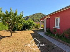Maison à vendre  de plain-pied avec 6 pièces à SAINT UZE (26)