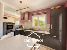 Maison à vendre de 4 chambres un bureau une grande pièce de vie à BEAUSEMBLANT (26) proche de Chanas
