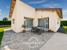 Maison plain-pied de 65,4m² à vendre à BEAUSEMBLANT (26)