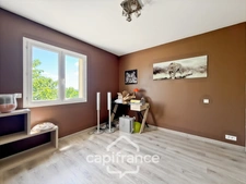 Maison Familiale avec piscine composée de 5 chambres sur ANJOU (38)