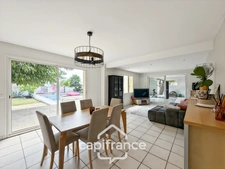 Maison Familiale avec piscine composée de 5 chambres sur ANJOU (38)