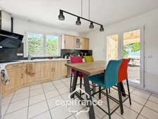 Maison Familiale avec piscine composée de 5 chambres sur ANJOU (38)