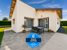 Maison plain-pied de 65,4m² à vendre à BEAUSEMBLANT (26)