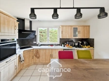 Maison Familiale avec piscine composée de 5 chambres sur ANJOU (38)