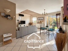 Maison à vendre de 4 chambres un bureau une grande pièce de vie à BEAUSEMBLANT (26) proche de Chanas