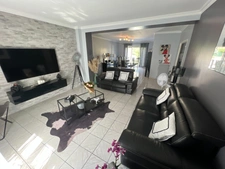 SUPERBE MAISON DE 8 PIECES DE 215 M2 , TERRASSE , JARDIN ET GARAGE DOUBLE - QUARTIER PRIVILEGIE DU HAUT DE BONNEUIL (94380)