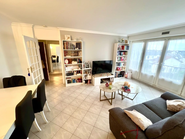 Beau appartement 2 pièces de 44m2 avec cave et parking ext. à CHENNEVIERES SUR MARNE (94430)