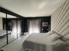 SUPERBE MAISON DE 8 PIECES DE 215 M2 , TERRASSE , JARDIN ET GARAGE DOUBLE - QUARTIER PRIVILEGIE DU HAUT DE BONNEUIL (94380)