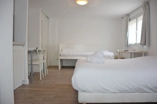 Dpt Indre et Loire (37), à vendre proche de TOURS immeuble de rapport 9 studios, terrasse, parkings
