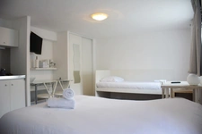 Dpt Indre et Loire (37), à vendre proche de TOURS immeuble de rapport 9 studios, terrasse, parkings