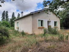 Saint JULIEN DU PUY maison de type 3 avec garage et jardin