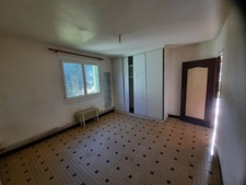 Saint JULIEN DU PUY maison de type 3 avec garage et jardin
