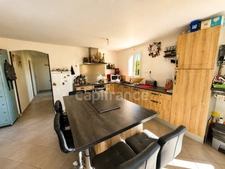 Maison de plain-pied – 94 m² – 3 chambres – Terrain 910 m² – DPE B