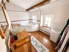 Maison de caractère 162 m² avec 3 dépendances à Corme-Royal
