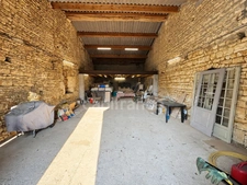 Maison de caractère 162 m² avec 3 dépendances à Corme-Royal