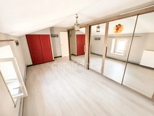 Maison de caractère 162 m² avec 3 dépendances à Corme-Royal