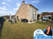 Maison en pierre pleine de charme à Saint-Porchaire