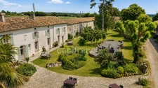 DOMAINE D’EXCEPTION DU XVIIᵉ SIÈCLE – 1 370 M² – 2 HECTARES – PISCINE – GÎTES & RÉCEPTIONS