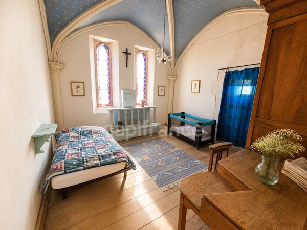 DOMAINE D’EXCEPTION DU XVIIᵉ SIÈCLE – 1 370 M² – 2 HECTARES – PISCINE – GÎTES & RÉCEPTIONS