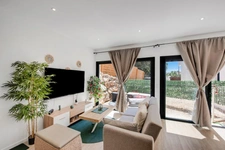 Villa contemporaine récente 8 piéces avec piscine
