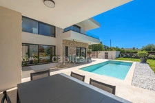 Villa contemporaine récente 8 piéces avec piscine