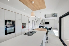 Villa contemporaine récente 8 piéces avec piscine