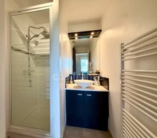 Fréjus – Rare triplex avec jardin, piscine et double garage