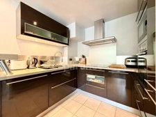Fréjus – Rare triplex avec jardin, piscine et double garage