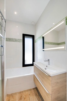 Villa contemporaine récente 8 piéces avec piscine