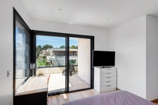 Villa contemporaine récente 8 piéces avec piscine