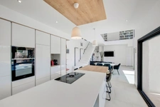 Villa contemporaine récente 8 piéces avec piscine