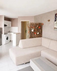Port-Fréjus – Appartement 2 pièces avec balcon, vue sur le port, résidence avec piscine.