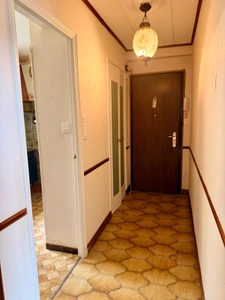 Rare opportunity: 4-room apartment for sale with exceptional views of the city of Carcassonne. Asking price: €124,200