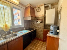 Rare opportunity: 4-room apartment for sale with exceptional views of the city of Carcassonne. Asking price: €124,200