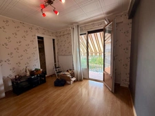 Rare opportunity: 4-room apartment for sale with exceptional views of the city of Carcassonne. Asking price: €124,200