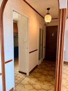 Rare opportunity: 4-room apartment for sale with exceptional views of the city of Carcassonne. Asking price: €124,200