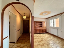 Rare opportunity: 4-room apartment for sale with exceptional views of the city of Carcassonne. Asking price: €124,200