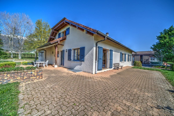 Dpt Ain (01), à vendre ECHENEVEX maison P5 de 324,04 m² - Terrain de 10 000,00 m² - Plain pied