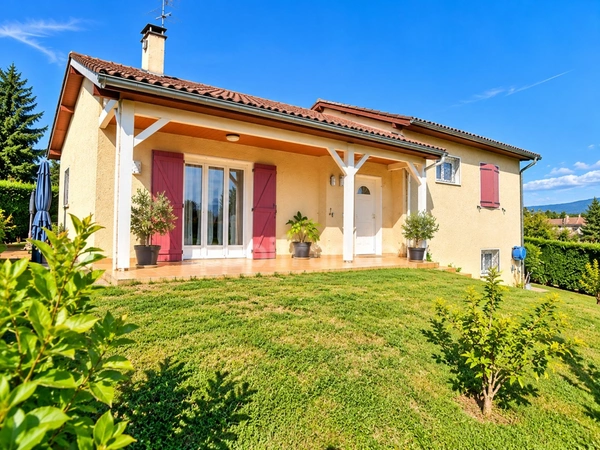 Maison avec sous-sol 3 chambres  RIGNIEUX LE FRANC (01)
