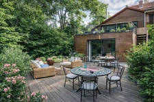 PRÉVESSIN-MOËNS – Ancienne forge du XIXᵉ transformée en loft – 187 m² – 3 chambres – Jardin