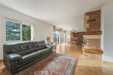 House for sale, 6 rooms, CROZET (01)