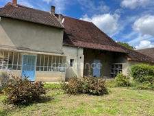 Longère avec 1 hectare de terrain et dépendances 