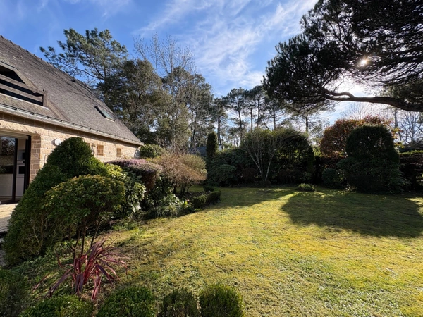 PROPRIÉTÉ AVEC PISCINE - 210 m² - PLOEMEL