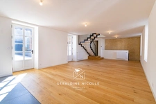 Maison de ville au pied des remparts  - 170m2 - plein centre - VANNES