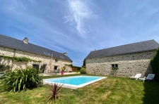 Propriété en pierre avec piscine Locmaria-Grand-Champ