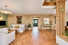 LONGÈRE DE CARACTÈRE RÉNOVÉE - 220m2 - BERRIC