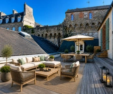 Maison de ville au pied des remparts  - 170m2 - plein centre - VANNES